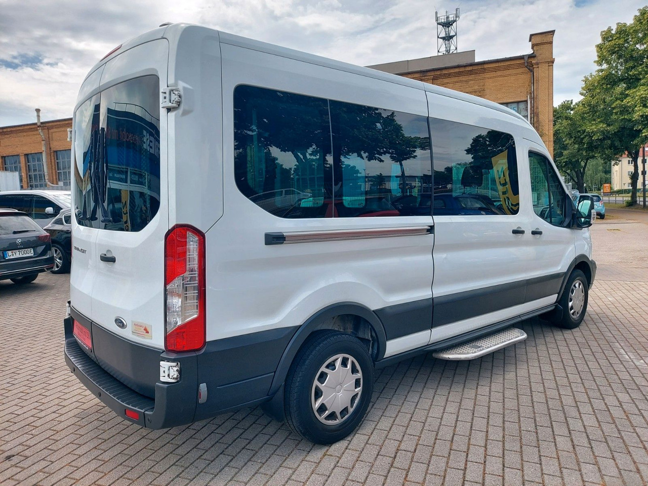 Pasažieru furgons Ford Transit Kombi 350 L3 hoch Trend Rollstuhl Lift: foto 7 Pasažieru furgons Ford Transit Kombi 350 L3 hoch Trend Rollstuhl Lift: foto 7