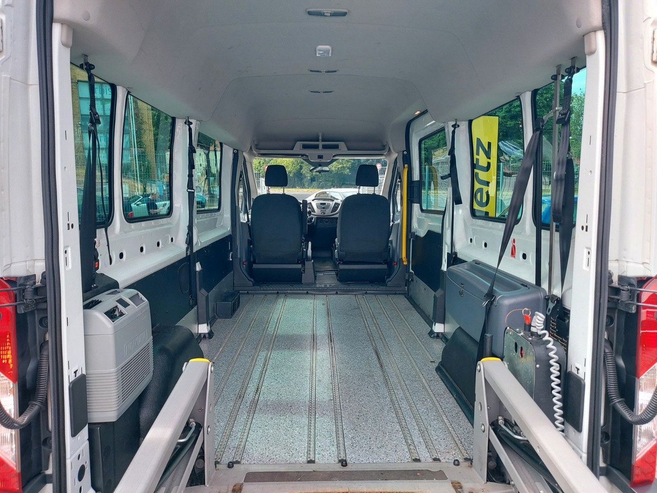 Pasažieru furgons Ford Transit Kombi 350 L3 hoch Trend Rollstuhl Lift: foto 24 Pasažieru furgons Ford Transit Kombi 350 L3 hoch Trend Rollstuhl Lift: foto 24