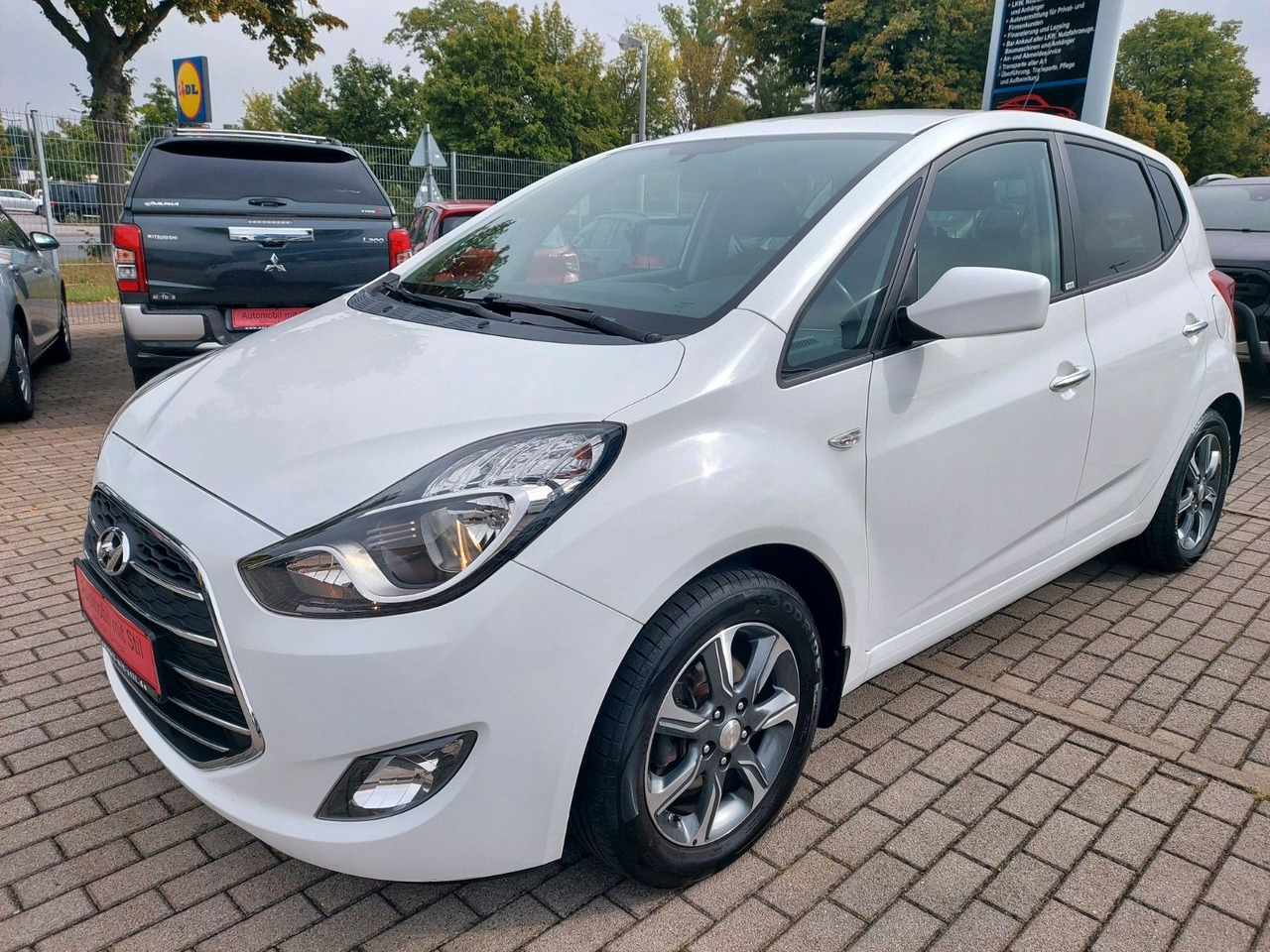 Hyundai ix20 Passion Automatik Klima PDC AHK - Vieglā automašīna: foto 4 Hyundai ix20 Passion Automatik Klima PDC AHK - Vieglā automašīna: foto 4
