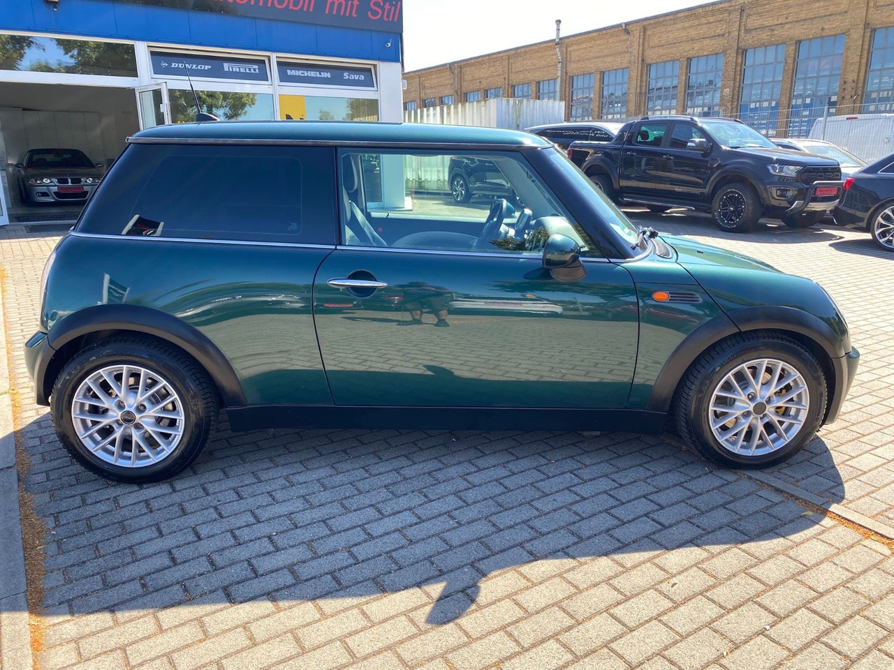 MINI COOPER Mini Cooper Klima Teilleder Alu PDC - Vieglā automašīna: foto 3 MINI COOPER Mini Cooper Klima Teilleder Alu PDC - Vieglā automašīna: foto 3