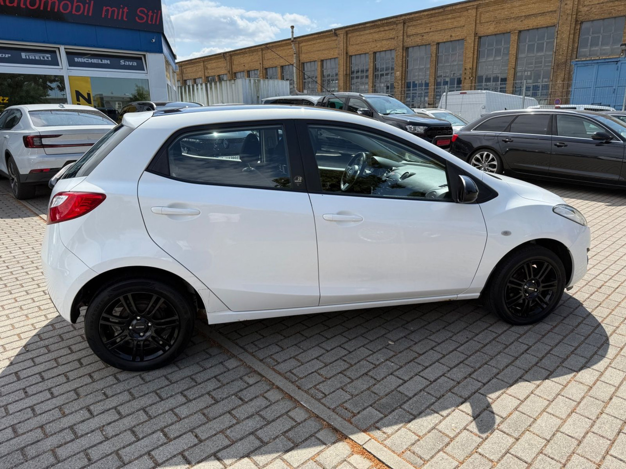 Mazda 2 Lim. 1.3 Origami 5 TÜER KLIMA SHZ TÜV NEU - Vieglā automašīna: foto 3 Mazda 2 Lim. 1.3 Origami 5 TÜER KLIMA SHZ TÜV NEU - Vieglā automašīna: foto 3