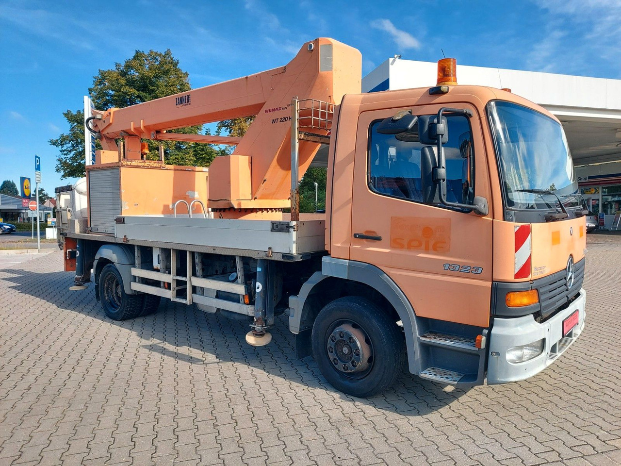 Mercedes-Benz ATEGO 1323 HUBSTEIGER WUMAG WT220H - Autopacēlājs: foto 3 Mercedes-Benz ATEGO 1323 HUBSTEIGER WUMAG WT220H - Autopacēlājs: foto 3