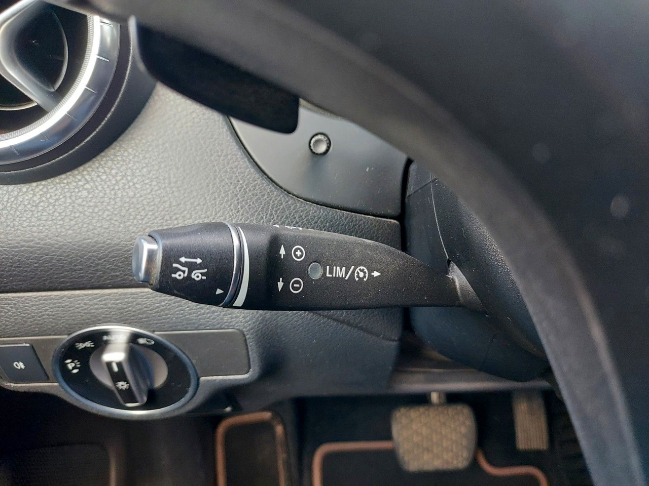 Mercedes-Benz CLA 220 CLA -Klasse Shooting Brake AMG ACC - Vieglā automašīna: foto 4 Mercedes-Benz CLA 220 CLA -Klasse Shooting Brake AMG ACC - Vieglā automašīna: foto 4
