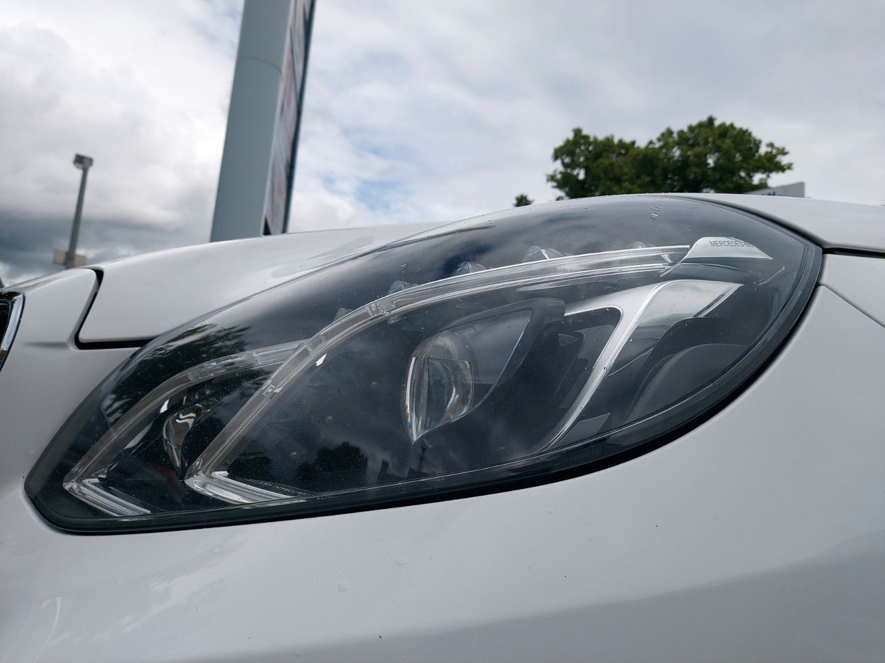 Mercedes-Benz E 220 E -Klasse T 220CDI LED Glasdach Leder Navi - Vieglā automašīna: foto 2 Mercedes-Benz E 220 E -Klasse T 220CDI LED Glasdach Leder Navi - Vieglā automašīna: foto 2