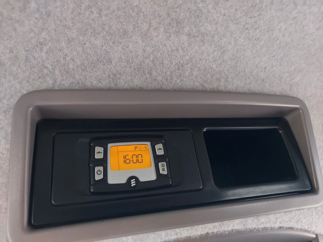 Mercedes-Benz Sprinter II Pritsche/DoKa 516 CDI KLIMA AHK - Automašīna ar kravas platformu, Kravas-pasažieru furgons: foto 2 Mercedes-Benz Sprinter II Pritsche/DoKa 516 CDI KLIMA AHK - Automašīna ar kravas platformu, Kravas-pasažieru furgons: foto 2