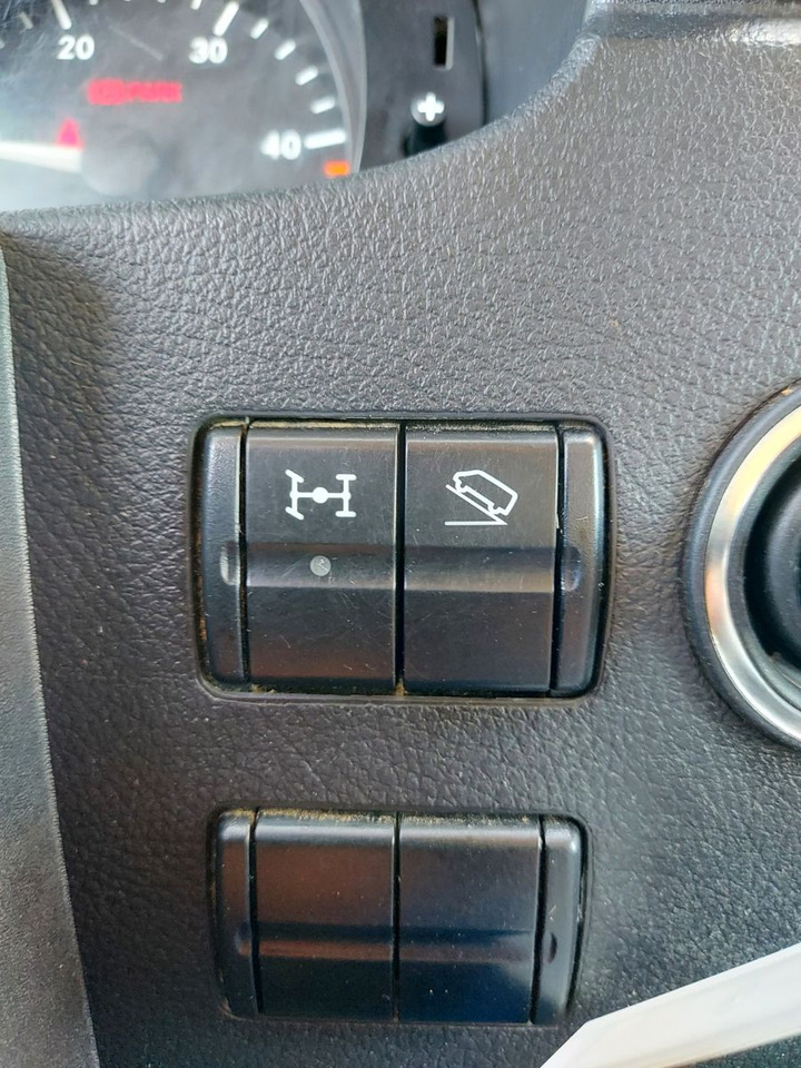 Pasažieru furgons Mercedes-Benz Sprinter II Pritsche DoKa 6 Sitze 316 CDI 4X4: foto 18 Pasažieru furgons Mercedes-Benz Sprinter II Pritsche DoKa 6 Sitze 316 CDI 4X4: foto 18