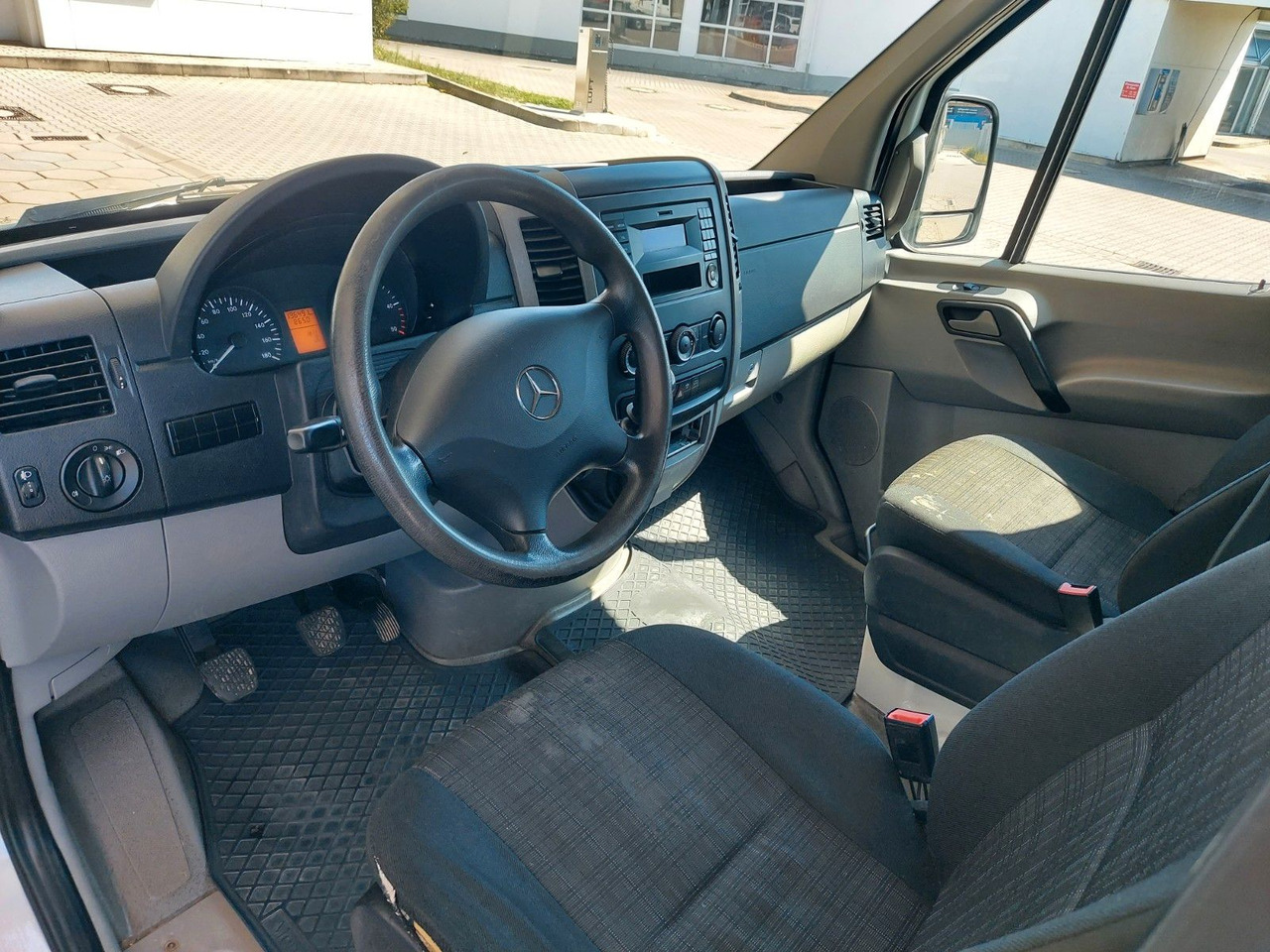 Pasažieru furgons Mercedes-Benz Sprinter II Pritsche DoKa 6 Sitze 316 CDI 4X4: foto 16 Pasažieru furgons Mercedes-Benz Sprinter II Pritsche DoKa 6 Sitze 316 CDI 4X4: foto 16