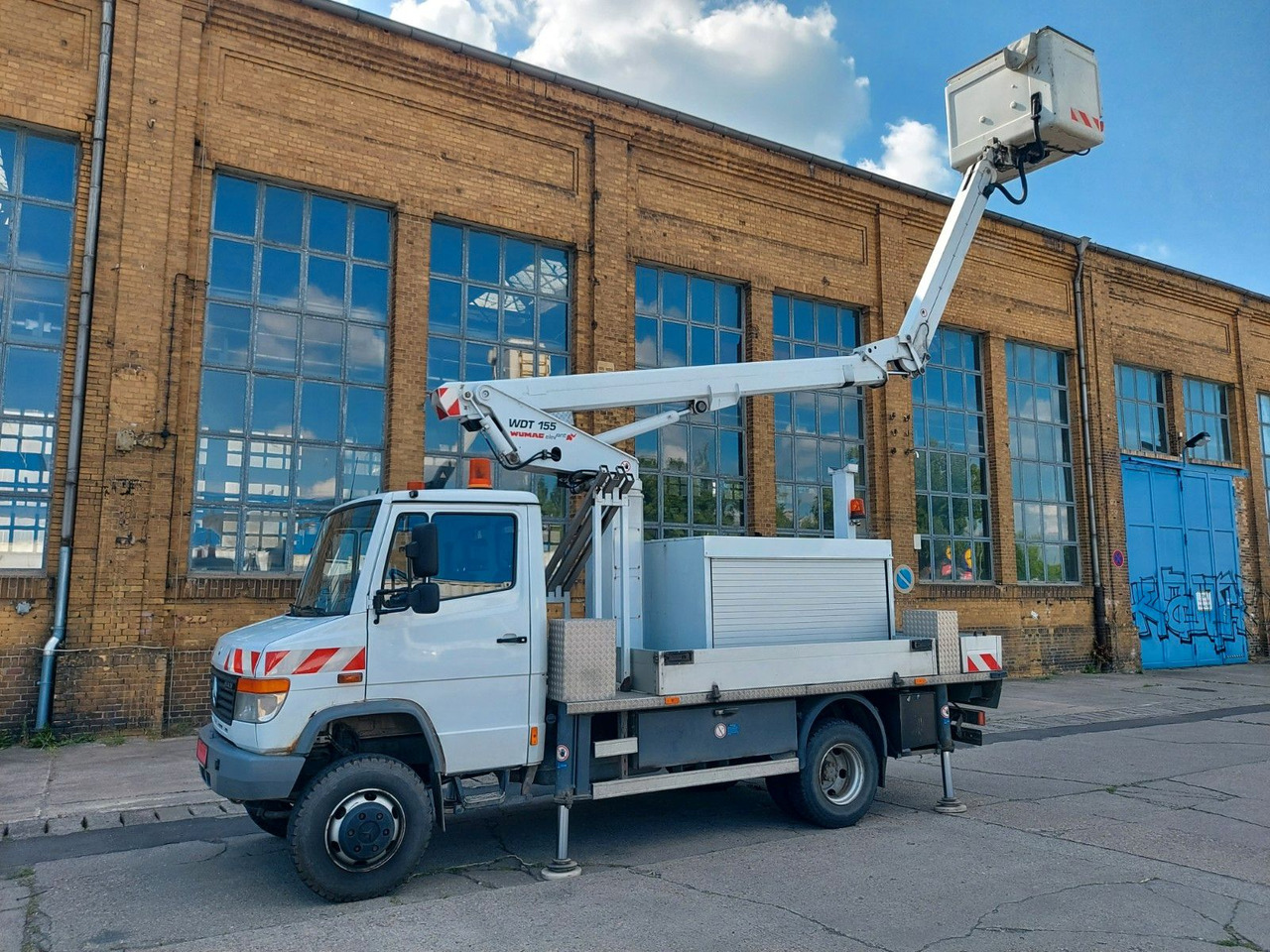 Mercedes-Benz VARIO 814D HUB Steiger WUMAG WDT 155 4X4 ALLRAD - Autopacēlājs: foto 1 Mercedes-Benz VARIO 814D HUB Steiger WUMAG WDT 155 4X4 ALLRAD - Autopacēlājs: foto 1