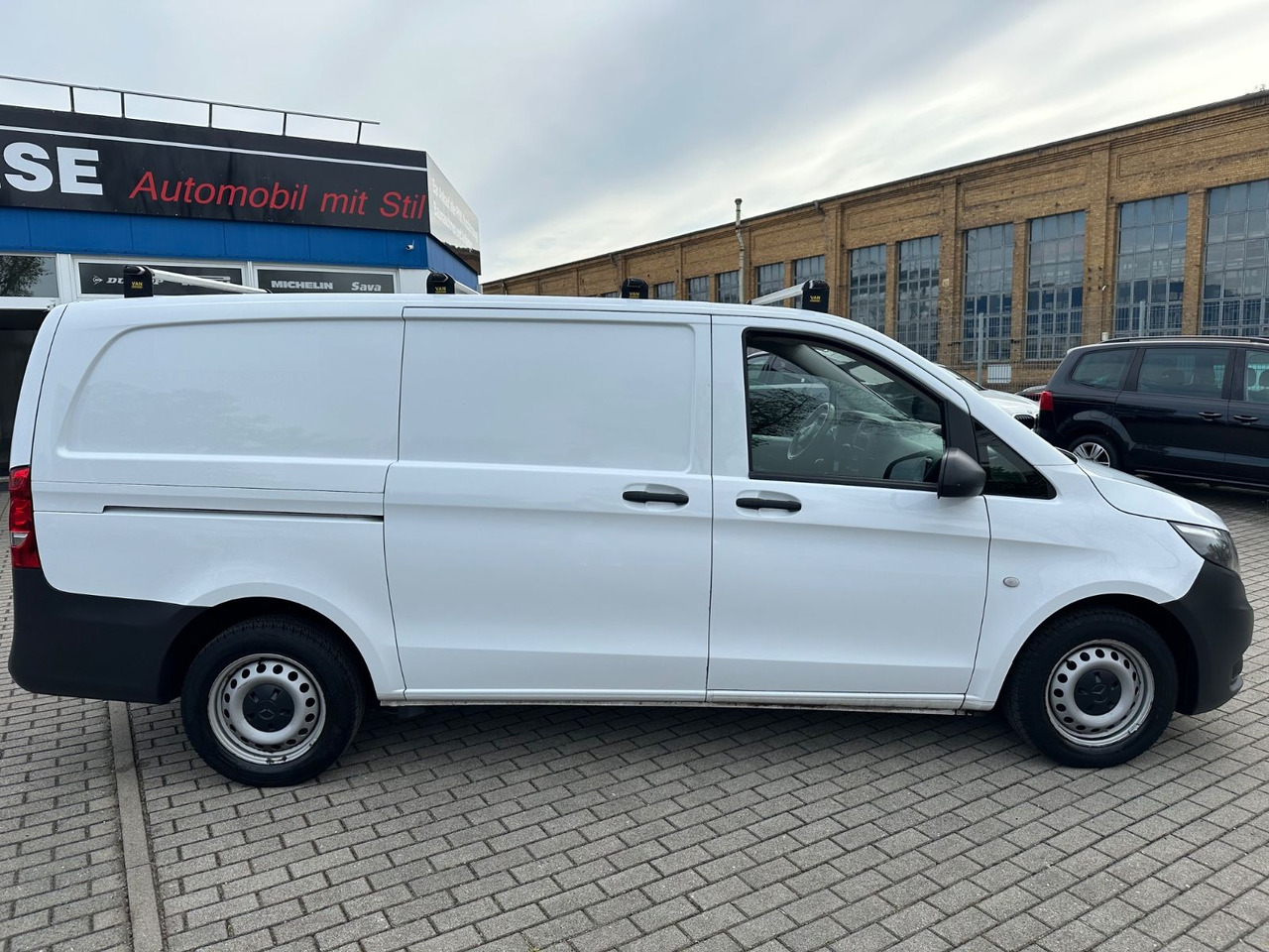 Mercedes-Benz Vito Kasten 110 WORKER PLUS Lang KLIMA TEMPO - Pasažieru furgons: foto 3 Mercedes-Benz Vito Kasten 110 WORKER PLUS Lang KLIMA TEMPO - Pasažieru furgons: foto 3