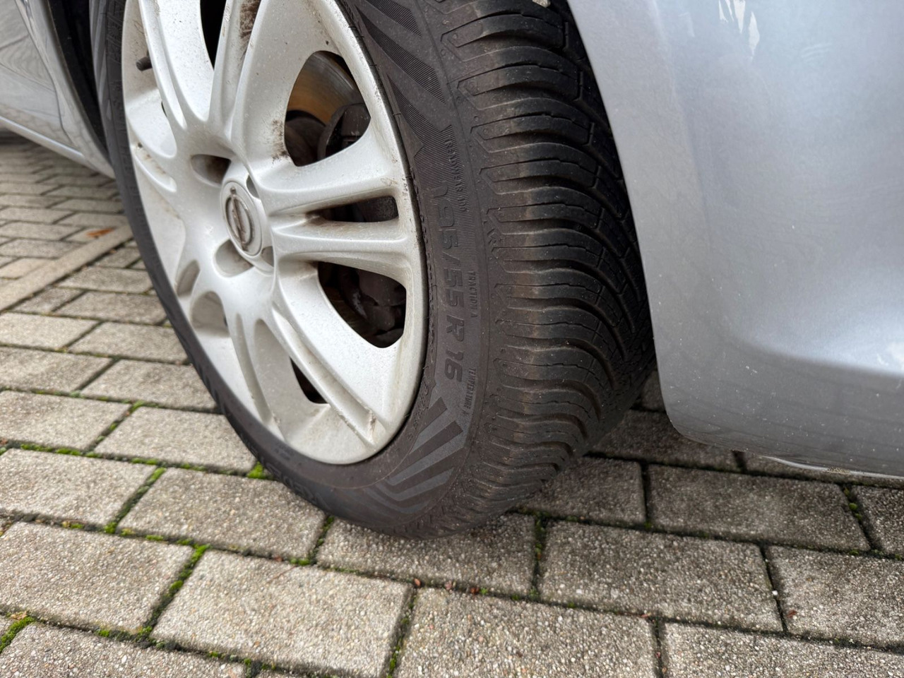 Opel Corsa D Edition KLIMA ALLWETTER REIFEN TÜV 26 - Vieglā automašīna: foto 3 Opel Corsa D Edition KLIMA ALLWETTER REIFEN TÜV 26 - Vieglā automašīna: foto 3