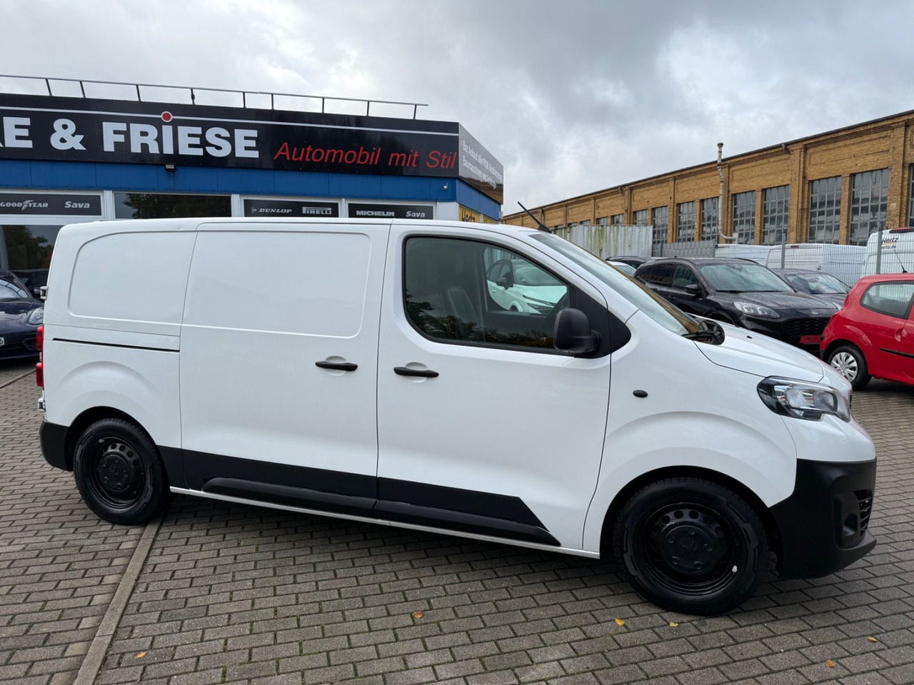 Peugeot Expert Kasten Premium L2 SHZ KLIMA STANDHEIZUNG - Pasažieru furgons: foto 3 Peugeot Expert Kasten Premium L2 SHZ KLIMA STANDHEIZUNG - Pasažieru furgons: foto 3
