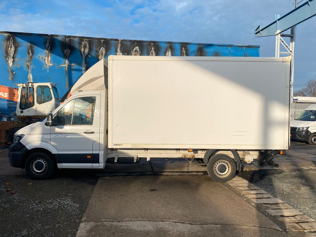 Furgons ar slēgtā virsbūve Volkswagen Crafter Pritsche Koffer 35 lang Bär LBW 750: foto 8