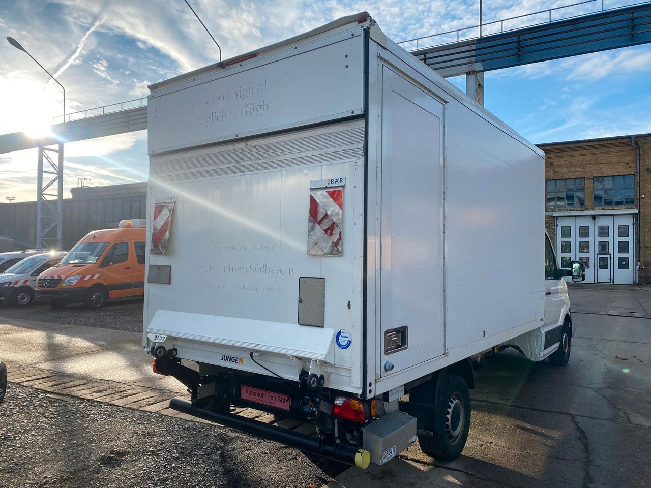 Furgons ar slēgtā virsbūve Volkswagen Crafter Pritsche Koffer 35 lang Bär LBW 750: foto 7