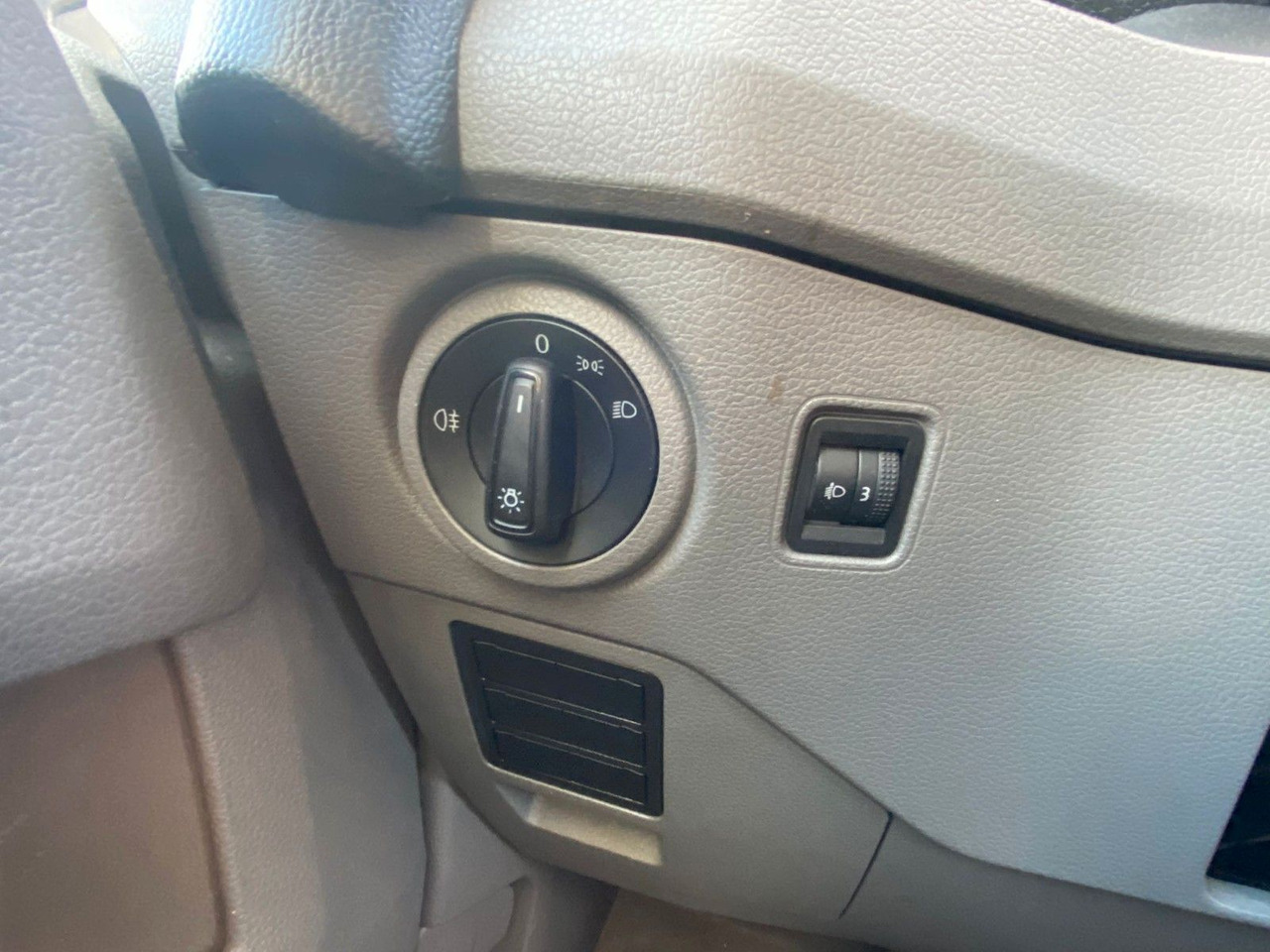 Furgons ar slēgtā virsbūve Volkswagen Crafter Pritsche Koffer 35 lang Bär LBW 750: foto 15