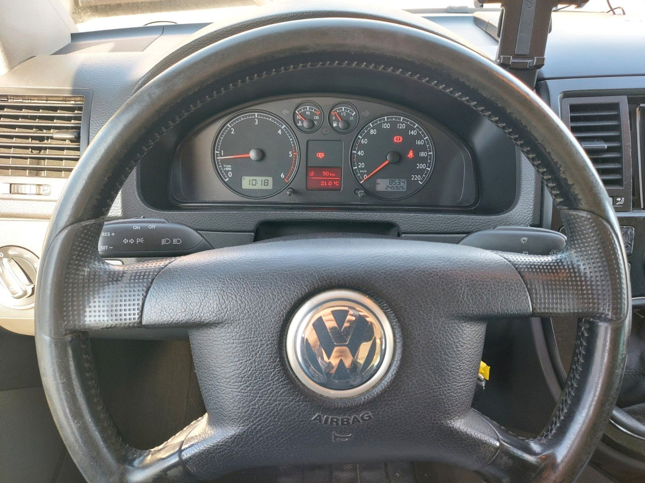 Volkswagen T5 Multivan Bus Comfortline 7 Sitze SHZ AHK Volkswagen T5 Multivan Bus Comfortline 7 Sitze SHZ AHK - Mikroautobuss, Pasažieru furgons: foto 5 Volkswagen T5 Multivan Bus Comfortline 7 Sitze SHZ AHK Volkswagen T5 Multivan Bus Comfortline 7 Sitze SHZ AHK - Mikroautobuss, Pasažieru furgons: foto 5