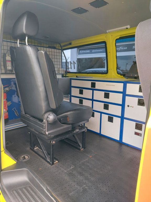 Ātrās palīdzības mašīna Volkswagen T5 Transporter DSG Kombi lang 4Motion NotarztNEF: foto 21