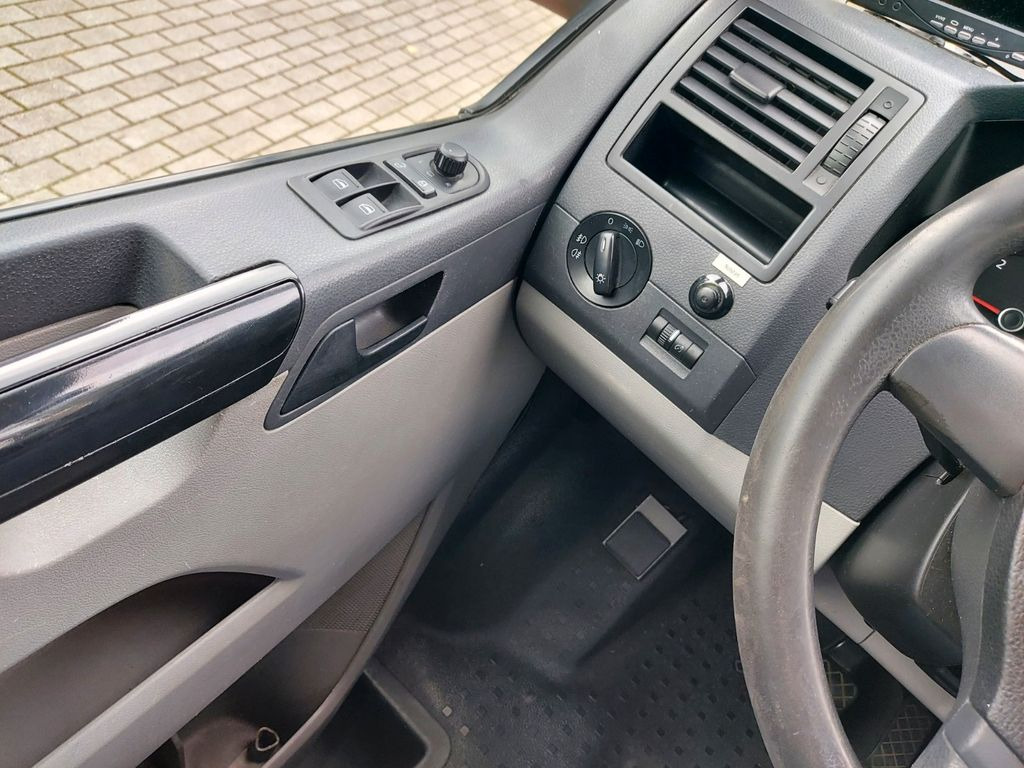 Ātrās palīdzības mašīna Volkswagen T5 Transporter DSG Kombi lang 4Motion NotarztNEF: foto 18