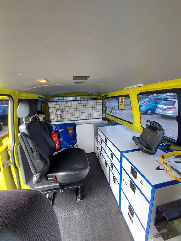 Ātrās palīdzības mašīna Volkswagen T5 Transporter DSG Kombi lang 4Motion NotarztNEF: foto 23