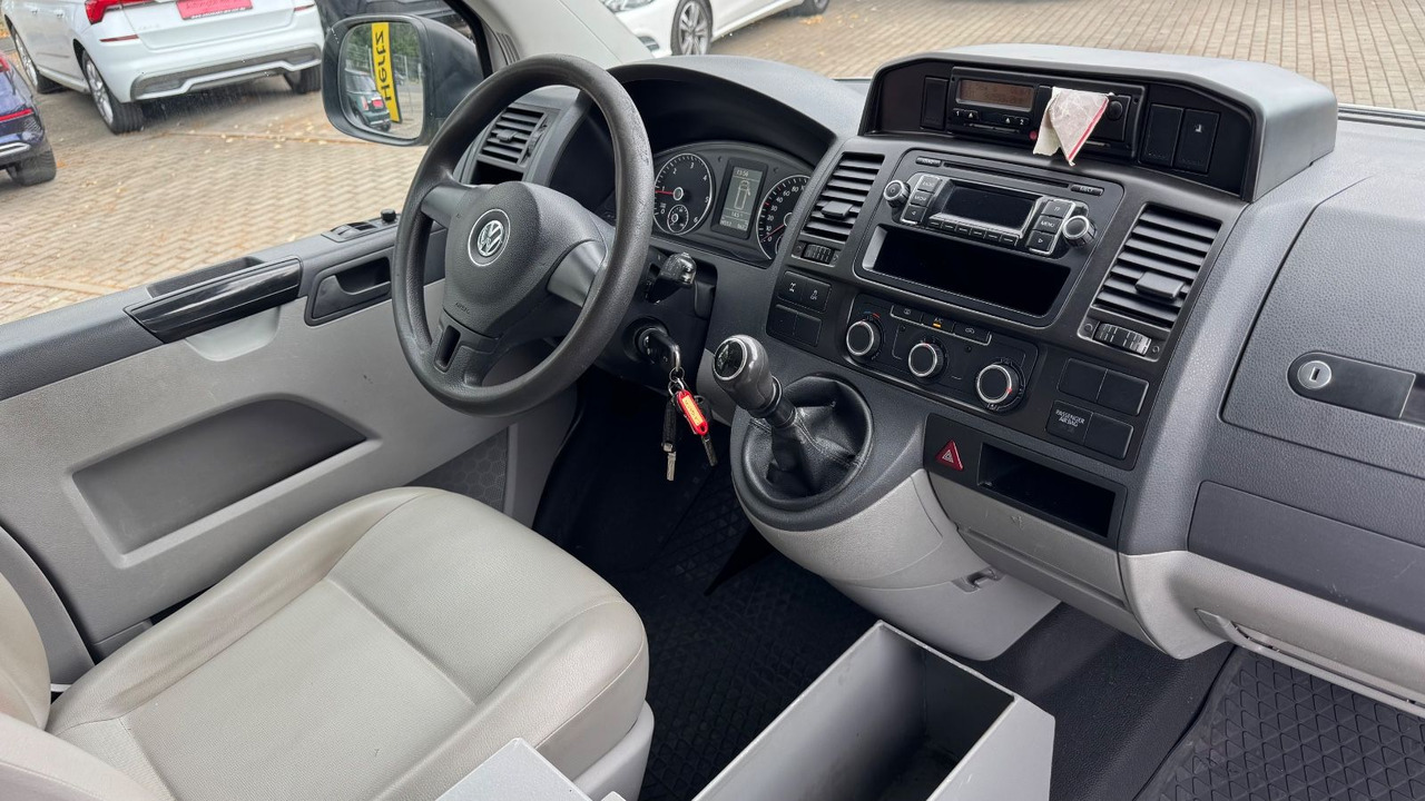 Volkswagen T5 Transporter Kasten-Kombi Lang 4Motion KLIMA - Pasažieru furgons: foto 4 Volkswagen T5 Transporter Kasten-Kombi Lang 4Motion KLIMA - Pasažieru furgons: foto 4