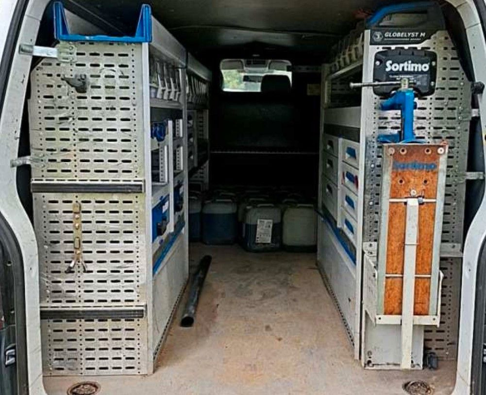 Volkswagen T5 Transporter Kasten Kombi lang 4Motion - Pasažieru furgons: foto 5 Volkswagen T5 Transporter Kasten Kombi lang 4Motion - Pasažieru furgons: foto 5