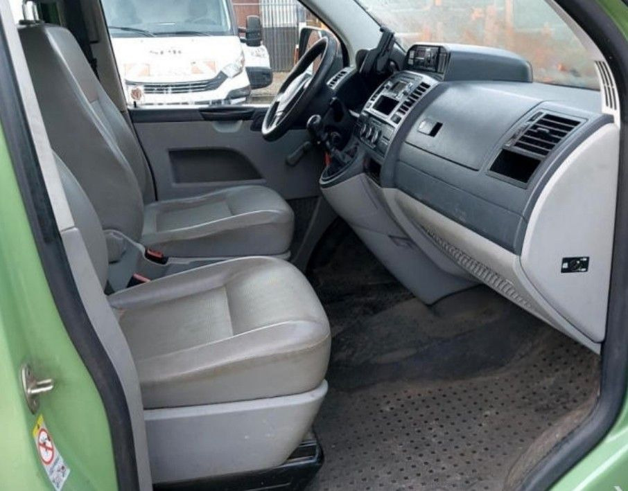 Volkswagen T5 Transporter Pritsche Doppelkabine - Automašīna ar kravas platformu, Kravas-pasažieru furgons: foto 3 Volkswagen T5 Transporter Pritsche Doppelkabine - Automašīna ar kravas platformu, Kravas-pasažieru furgons: foto 3