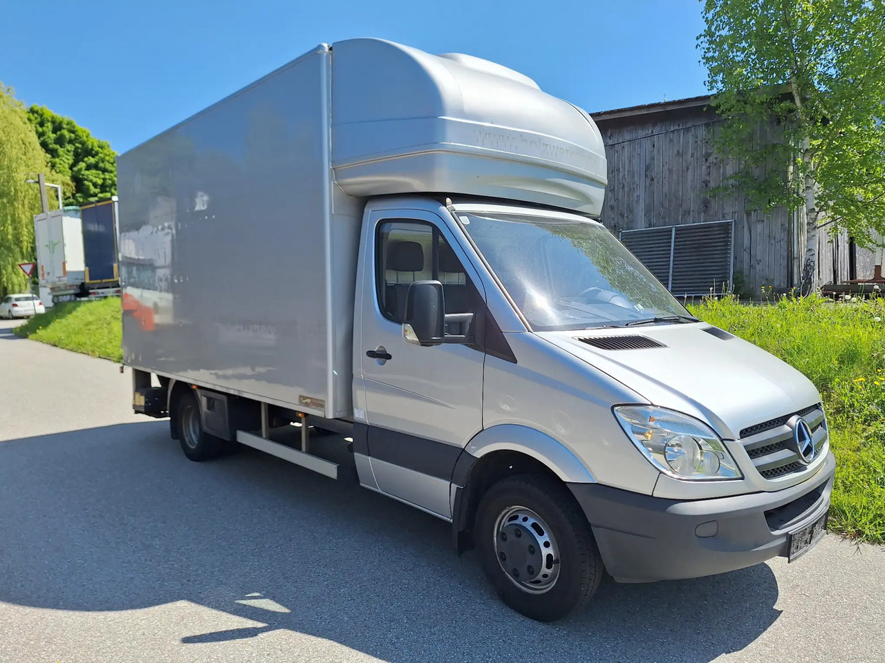 1 Stk. LKW (Mercedes) - Furgons ar slēgtā virsbūve: foto 1 1 Stk. LKW (Mercedes) - Furgons ar slēgtā virsbūve: foto 1