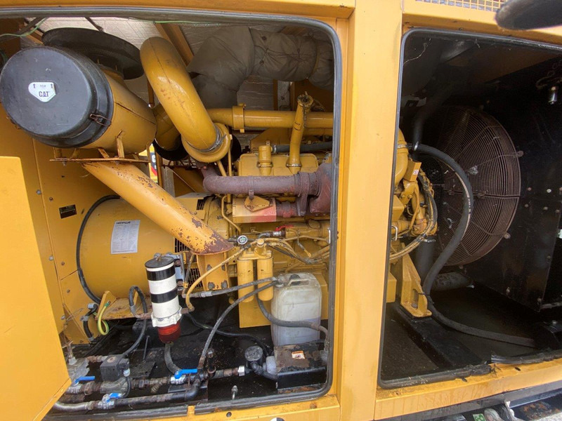 Caterpillar 3412C 900 KVA 900 F - Elektroģenerators: foto 4 Caterpillar 3412C 900 KVA 900 F - Elektroģenerators: foto 4