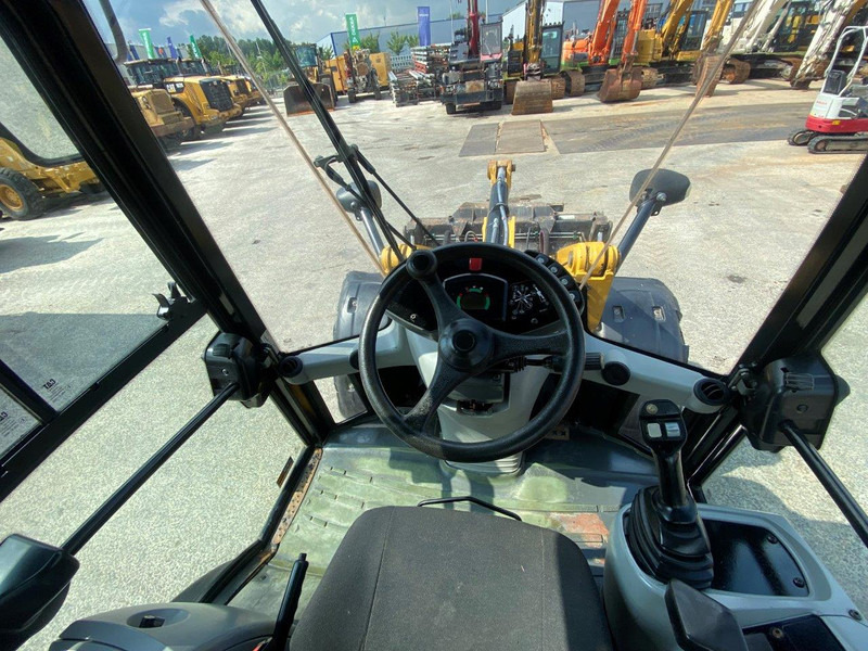 Caterpillar 908 H2 NVT - Iekrāvējs: foto 4 Caterpillar 908 H2 NVT - Iekrāvējs: foto 4