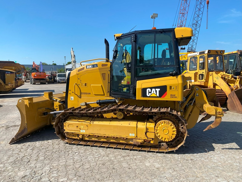 Caterpillar D5K2 XL NVT - Buldozers: foto 2 Caterpillar D5K2 XL NVT - Buldozers: foto 2