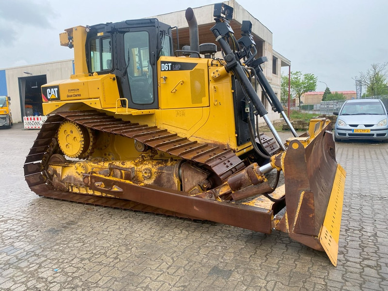 Caterpillar D6T LGP NVT - Buldozers: foto 1 Caterpillar D6T LGP NVT - Buldozers: foto 1