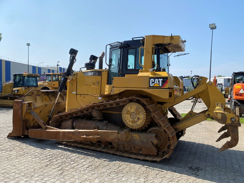 Caterpillar D6T NVT - Buldozers: foto 2 Caterpillar D6T NVT - Buldozers: foto 2