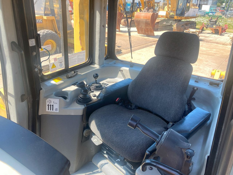 Caterpillar D6T XW NVT - Buldozers: foto 4 Caterpillar D6T XW NVT - Buldozers: foto 4