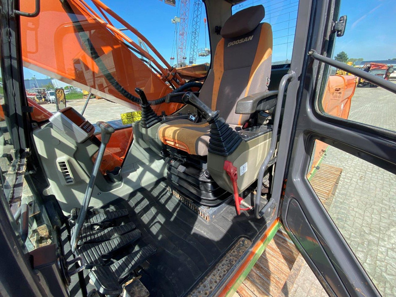 Doosan DX 255 LC NVT - Kāpurķēžu ekskavators: foto 3 Doosan DX 255 LC NVT - Kāpurķēžu ekskavators: foto 3
