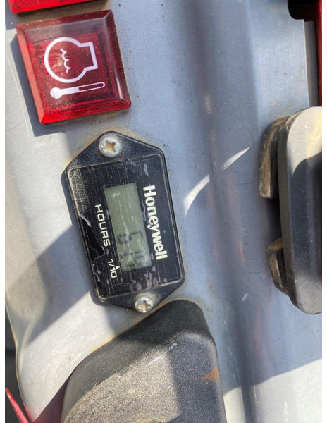 Takeuchi TB210R NVT - Mini-ekskavators: foto 4 Takeuchi TB210R NVT - Mini-ekskavators: foto 4