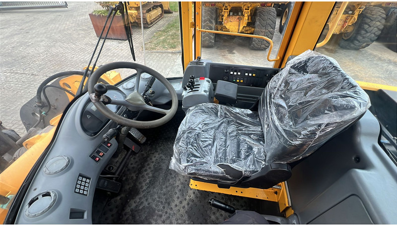 Volvo L70 D NVT - Riteņu iekrāvējs: foto 4 Volvo L70 D NVT - Riteņu iekrāvējs: foto 4