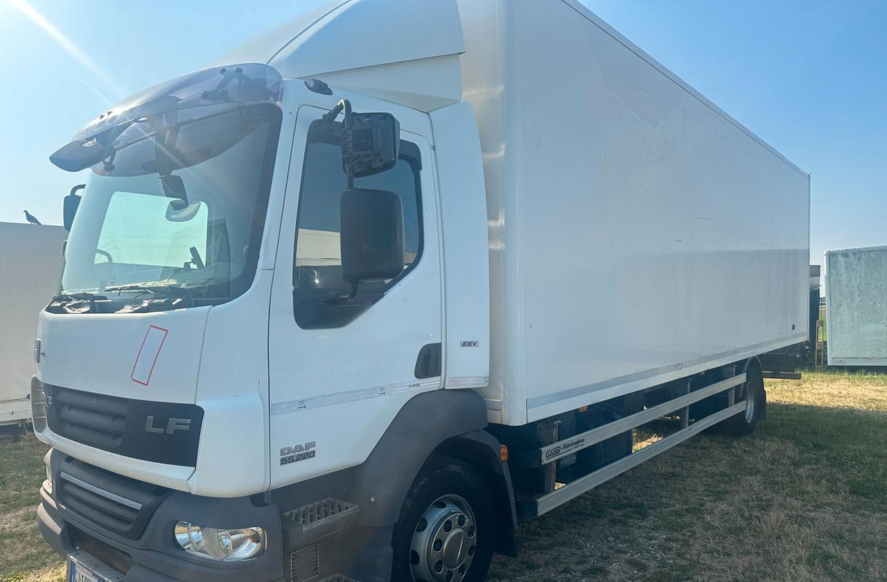 DAF LF 55.220 FURGONE 8 MT. - Kravas automašīna ar slēgto virsbūvi: foto 1 DAF LF 55.220 FURGONE 8 MT. - Kravas automašīna ar slēgto virsbūvi: foto 1