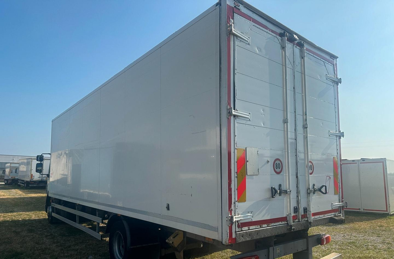 DAF LF 55.220 FURGONE 8 MT. - Kravas automašīna ar slēgto virsbūvi: foto 4 DAF LF 55.220 FURGONE 8 MT. - Kravas automašīna ar slēgto virsbūvi: foto 4