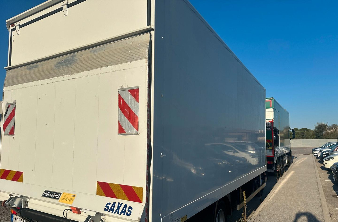 Iveco 80E19 P euro 6 furgone sponda - Kravas automašīna ar slēgto virsbūvi: foto 4 Iveco 80E19 P euro 6 furgone sponda - Kravas automašīna ar slēgto virsbūvi: foto 4