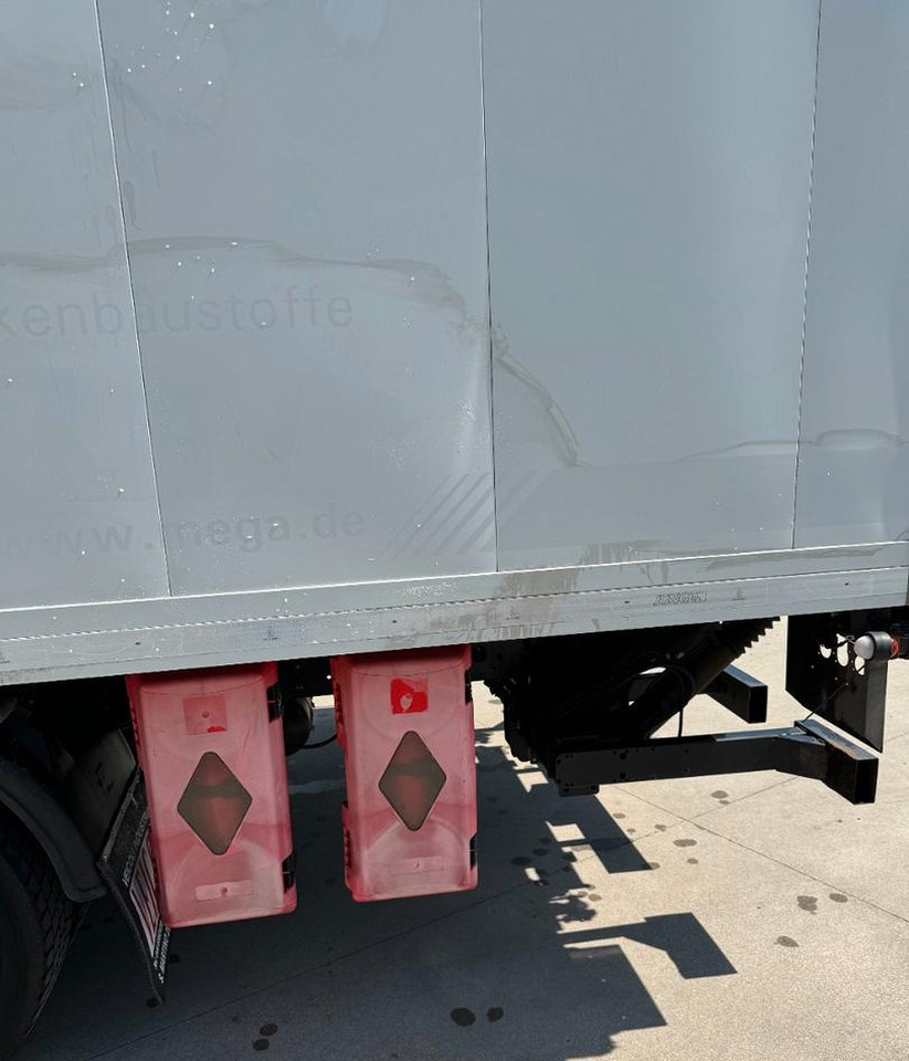 Kravas automašīna ar slēgto virsbūvi Iveco: foto 17