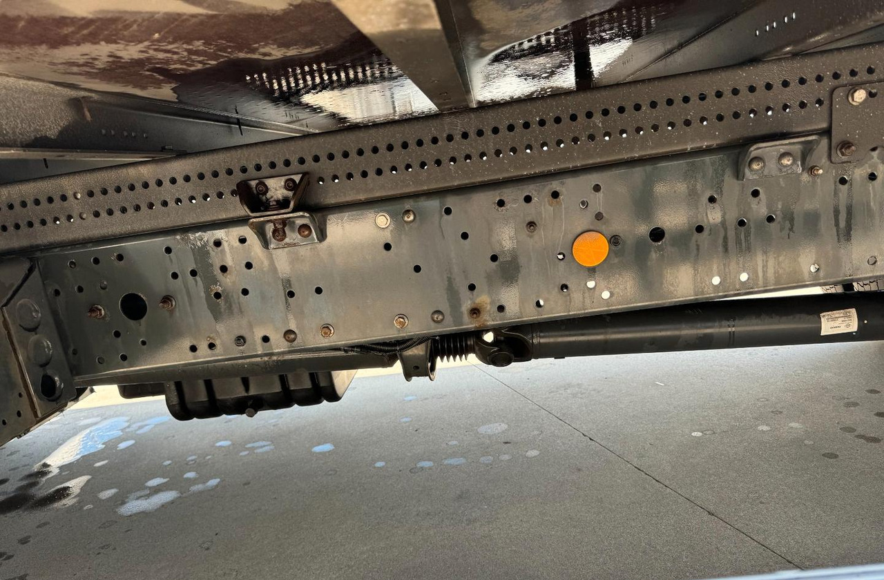 Kravas automašīna ar slēgto virsbūvi Iveco: foto 20