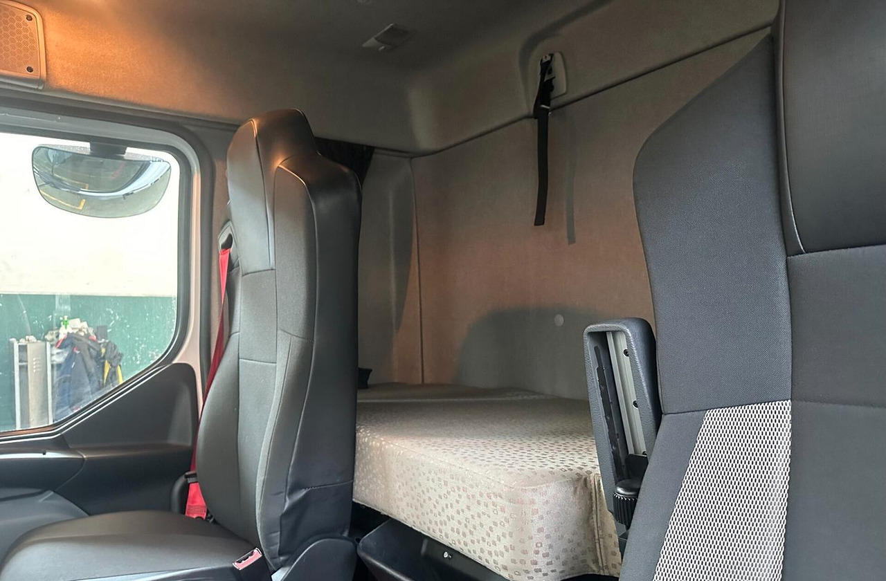 RENAULT MIDLIM D13.250 AUTOTELAIO CABINA LETTO EUR - Šasija kravas automašīna: foto 5 RENAULT MIDLIM D13.250 AUTOTELAIO CABINA LETTO EUR - Šasija kravas automašīna: foto 5