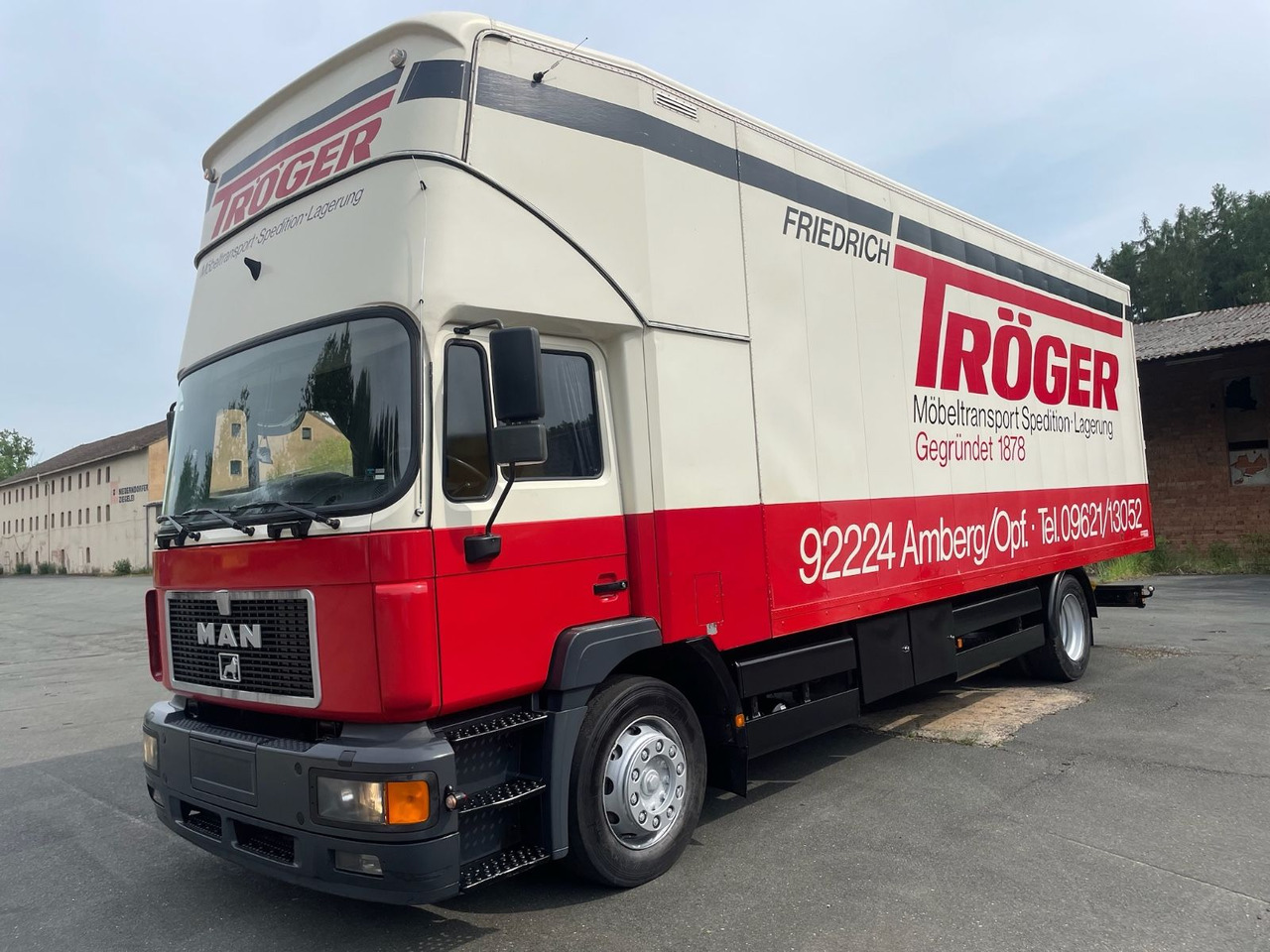 MAN 18.264 M40 Wohnmobil/4xBett/AC/Standheizung/EU2 - Kravas automašīna ar slēgto virsbūvi: foto 3 MAN 18.264 M40 Wohnmobil/4xBett/AC/Standheizung/EU2 - Kravas automašīna ar slēgto virsbūvi: foto 3