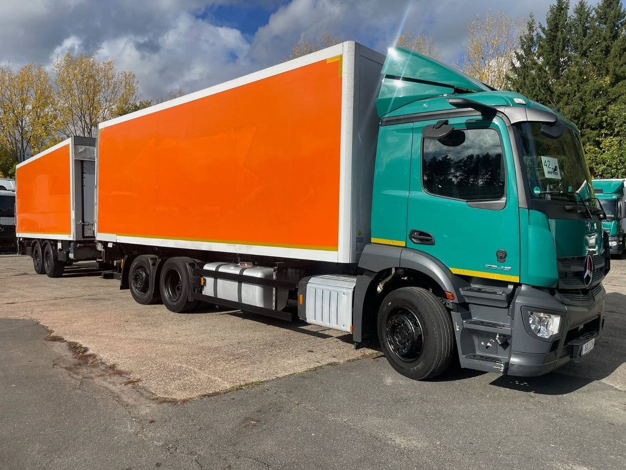 Mercedes-Benz Actros 2543 6x2 Kühlkoffer/CARRIER/NLA/LBW/ACEU6 - Kravas automašīna refrižerators: foto 1 Mercedes-Benz Actros 2543 6x2 Kühlkoffer/CARRIER/NLA/LBW/ACEU6 - Kravas automašīna refrižerators: foto 1