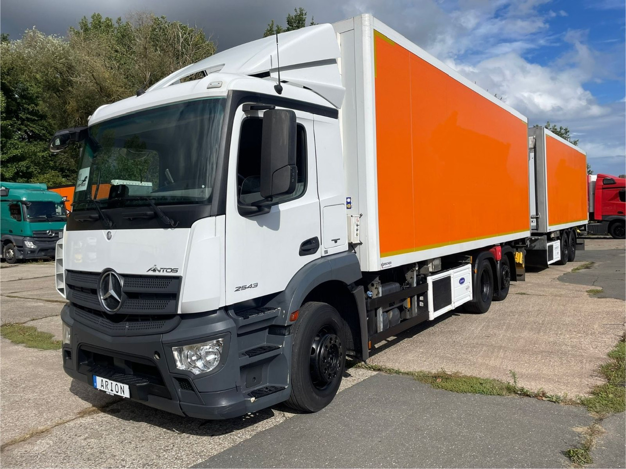 Mercedes-Benz Antos 2543 6x2 Kühlkoffer/CARRIER/NLA/LBW/AC/EU6 - Kravas automašīna refrižerators: foto 3 Mercedes-Benz Antos 2543 6x2 Kühlkoffer/CARRIER/NLA/LBW/AC/EU6 - Kravas automašīna refrižerators: foto 3