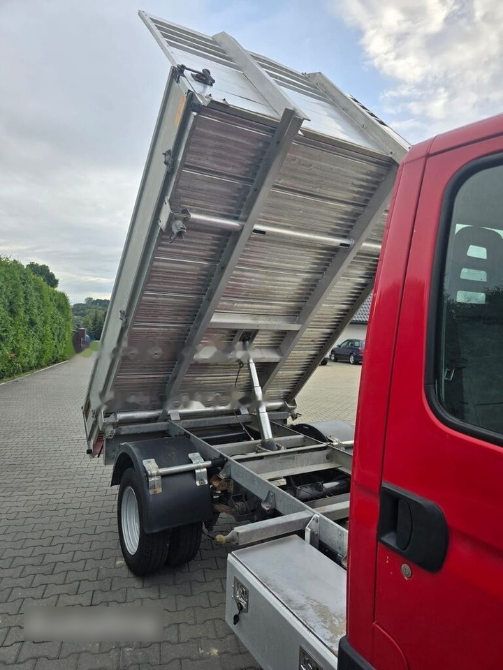 IVECO Daily 35C15 - Komercauto pašizgāzējs: foto 3 IVECO Daily 35C15 - Komercauto pašizgāzējs: foto 3