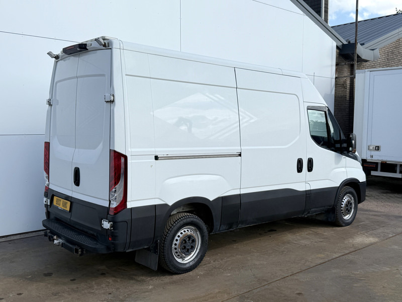 Iveco Daily 35S16 2.3 Automaat L2H2 Airco Cruise Control Standkachel Camera Trekhaak 3.5t - Kravas mikroautobuss: foto 3 Iveco Daily 35S16 2.3 Automaat L2H2 Airco Cruise Control Standkachel Camera Trekhaak 3.5t - Kravas mikroautobuss: foto 3