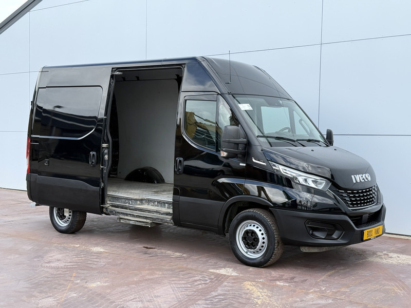 Iveco Daily 35S18 3.0 Automaat L2H2 Adaptieve Cruise Control LED Airco Camera Trekhaak - Kravas mikroautobuss: foto 5 Iveco Daily 35S18 3.0 Automaat L2H2 Adaptieve Cruise Control LED Airco Camera Trekhaak - Kravas mikroautobuss: foto 5
