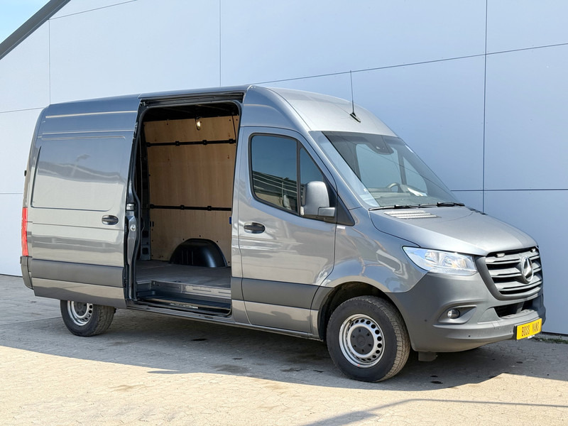Mercedes-Benz Sprinter 319 1.9 CDI Automaat L2H2 Airco Cruise Control Lane Assist Camera Carplay Dodehoek waarschuwing Parkeersensoren voor achter - Kravas mikroautobuss: foto 5 Mercedes-Benz Sprinter 319 1.9 CDI Automaat L2H2 Airco Cruise Control Lane Assist Camera Carplay Dodehoek waarschuwing Parkeersensoren voor achter - Kravas mikroautobuss: foto 5