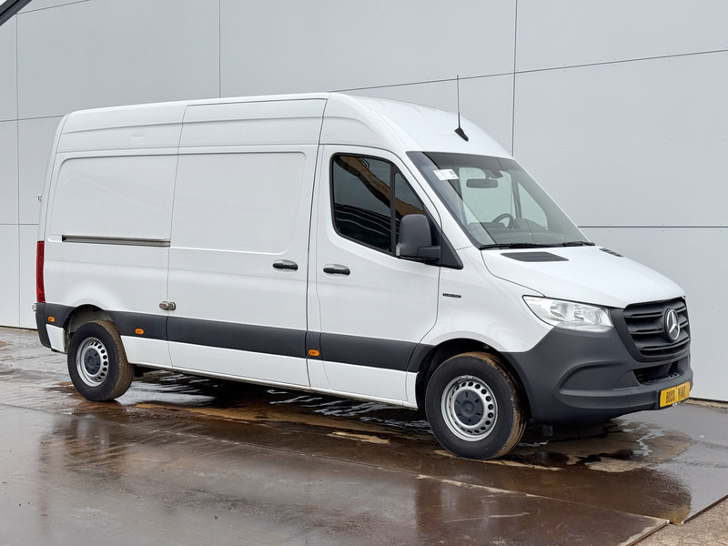 Mercedes-Benz eSprinter 112 L2H2 100% Elektrisch 55kWh 168km WLTP 80kw Snelladen Climate Control Camera Stoelverwarming - Kravas mikroautobuss, Elektriskais furgons: foto 4 Mercedes-Benz eSprinter 112 L2H2 100% Elektrisch 55kWh 168km WLTP 80kw Snelladen Climate Control Camera Stoelverwarming - Kravas mikroautobuss, Elektriskais furgons: foto 4