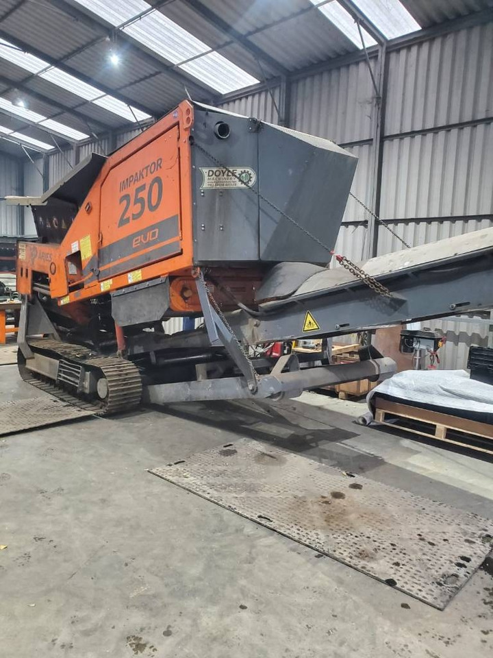 Arjes 250 Evo - Mobilais drupinātājs: foto 3 Arjes 250 Evo - Mobilais drupinātājs: foto 3